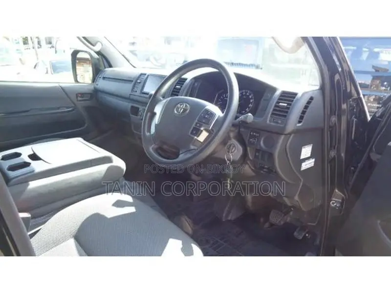 Toyota Hiace GL DUAL AC. 2020