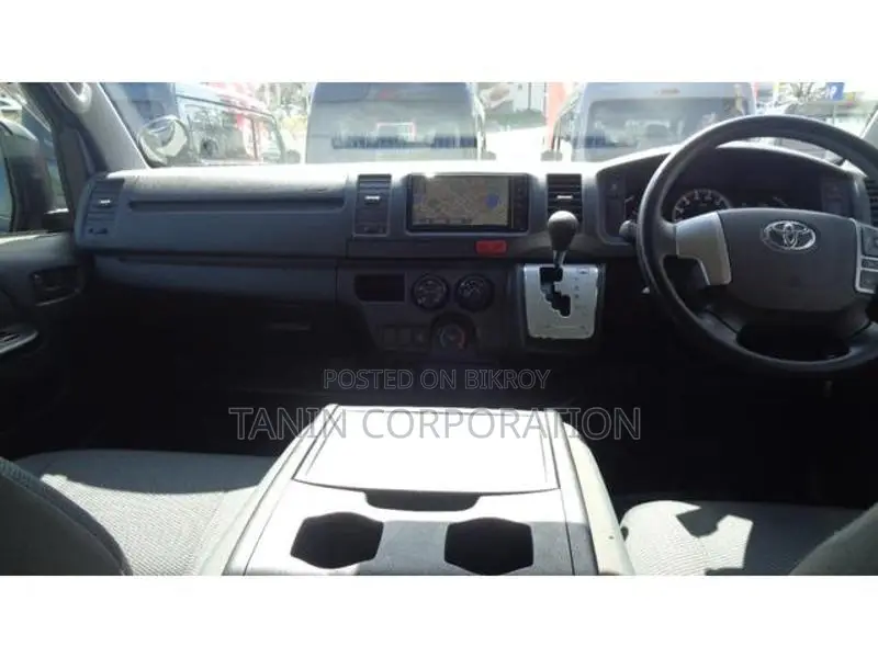 Toyota Hiace GL DUAL AC. 2020