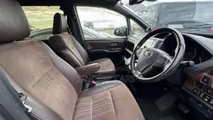 Toyota Esquire GI. PREMIUM NON HY 2020