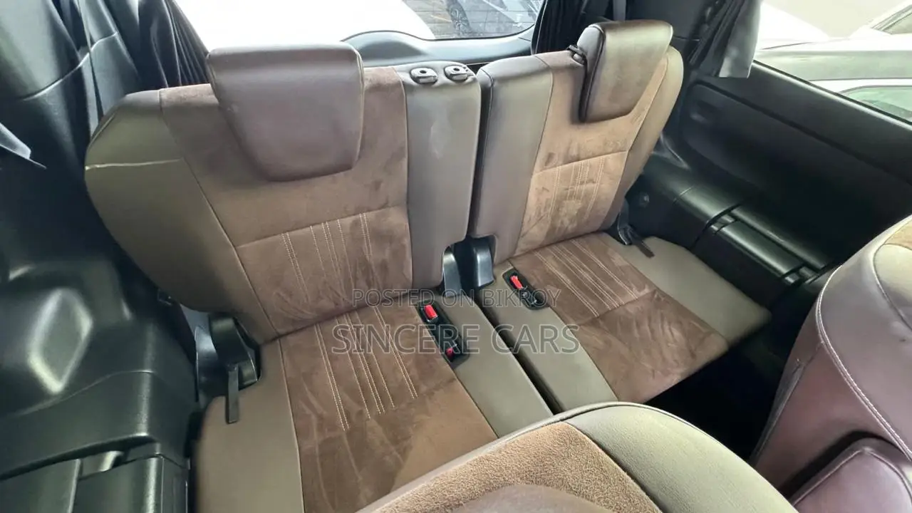 Toyota Esquire GI. PREMIUM NON HY 2020