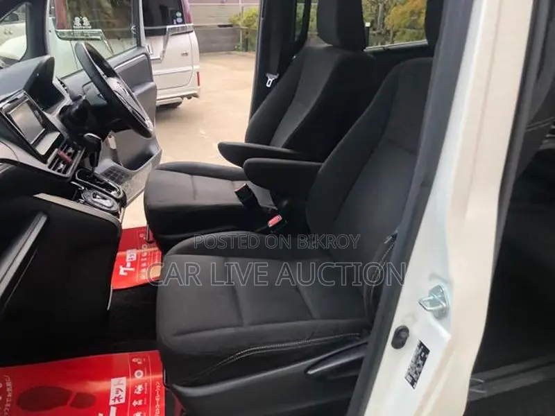 Toyota Esquire Non Hybrid 2021