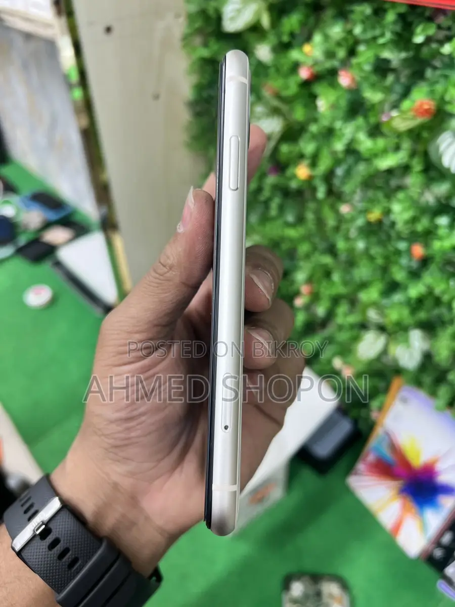 Apple iPhone 11 128GB (Used)