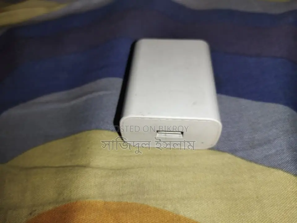 ৩৩ ওয়াট ফাস্ট চার্জার