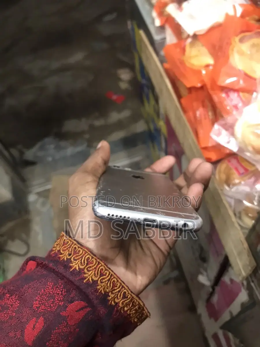 Apple iPhone 6S (ব্যবহৃত)