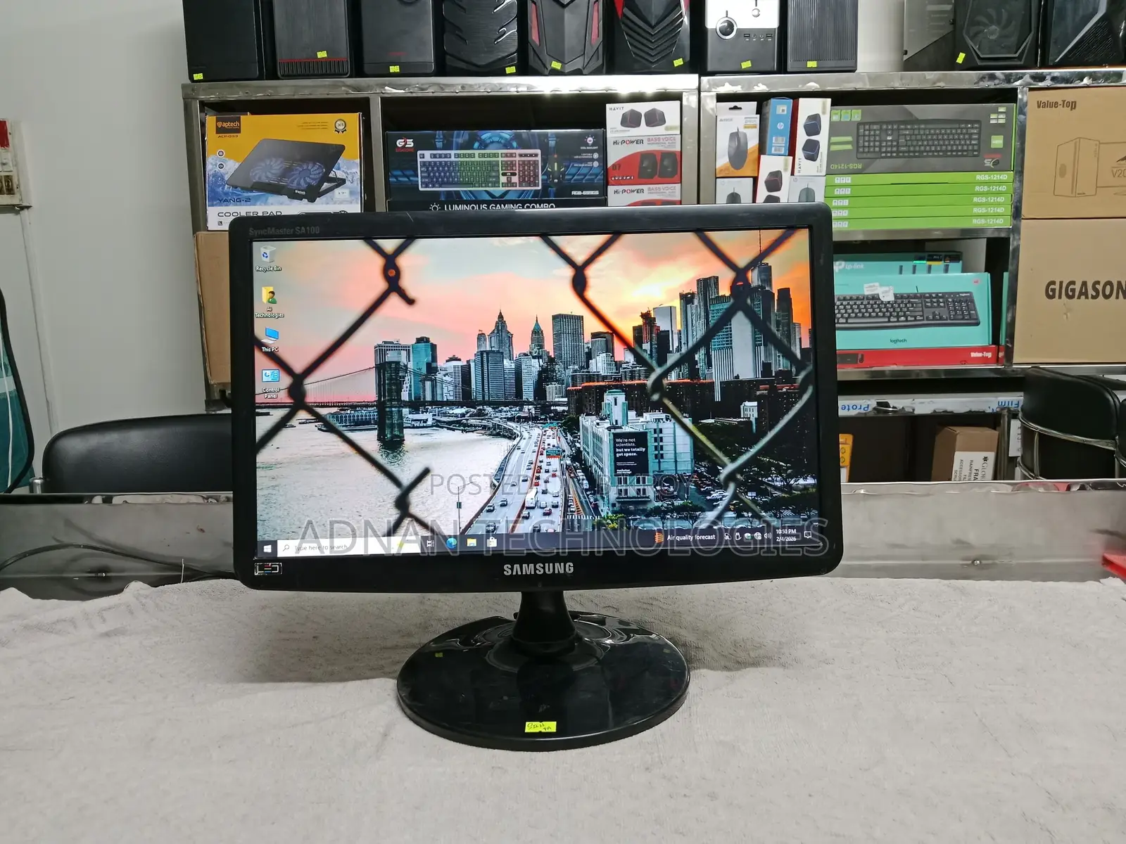 Samsung 19″ LED HD Wide Monitor | Smooth Display Full Fresh 🔥