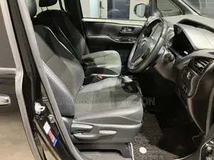 Toyota Noah WXB NON HYBRID 2021