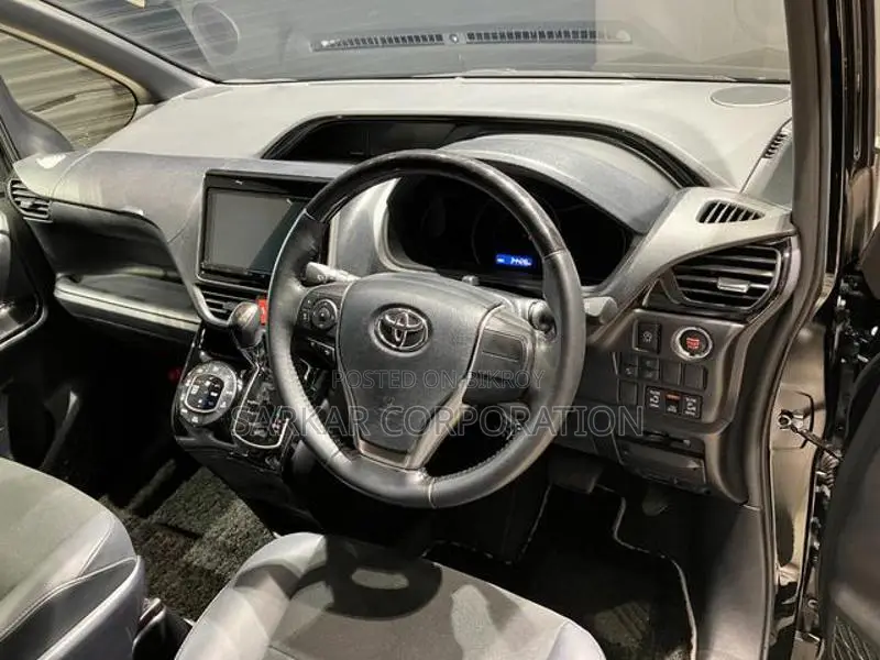 Toyota Noah WXB NON HYBRID 2021