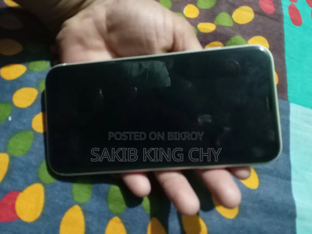 Apple iPhone 11 (Used)