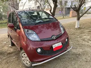 টাটা ন্যানো ২০১৮ রেড