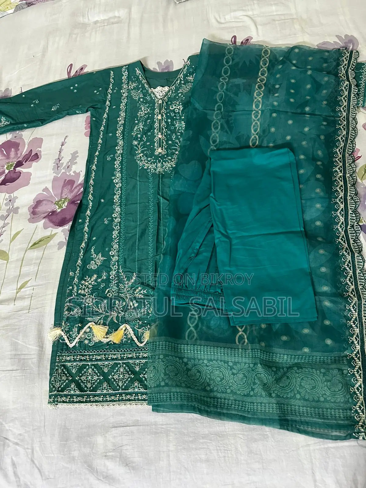 পাকিস্তানি ইন্সপায়ার্ড ৩-পিস