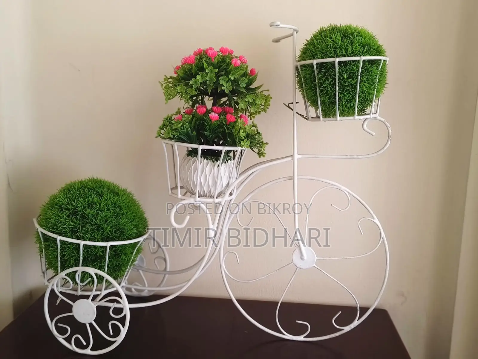 ফুলের স্ট্যন্ডফুল সহ