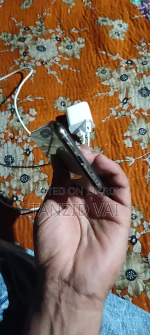 Apple iPhone XS (Used)