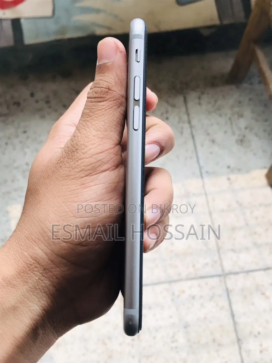 Apple iPhone 6S . (Used)
