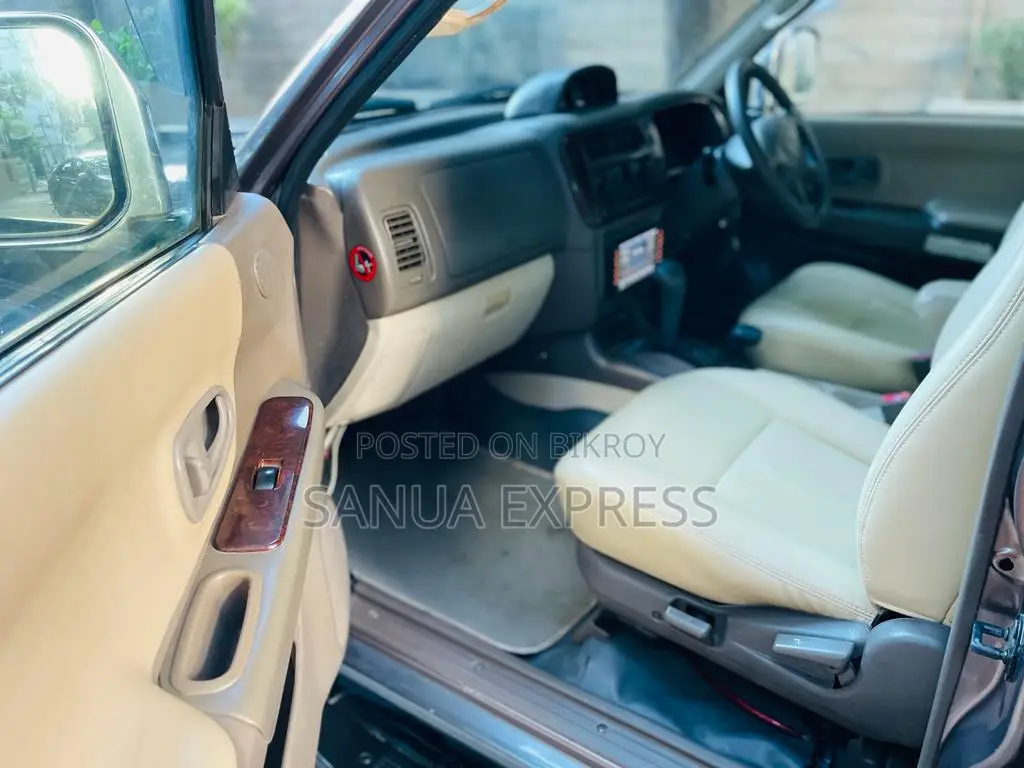 Mitsubishi Pajero Sunroof 2004