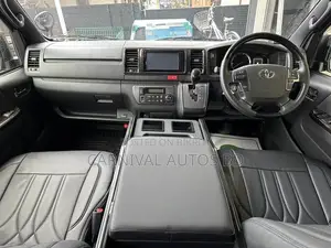 Toyota Hiace SUPER GL DARK PRIME 2021