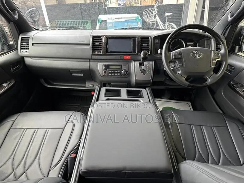 Toyota Hiace SUPER GL DARK PRIME 2021