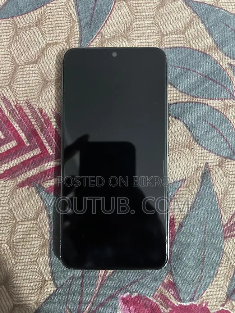 Samsung Galaxy S22 (Used)