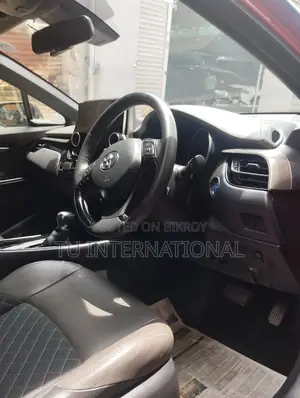 Toyota C-HR TWO TON COLOR 2019