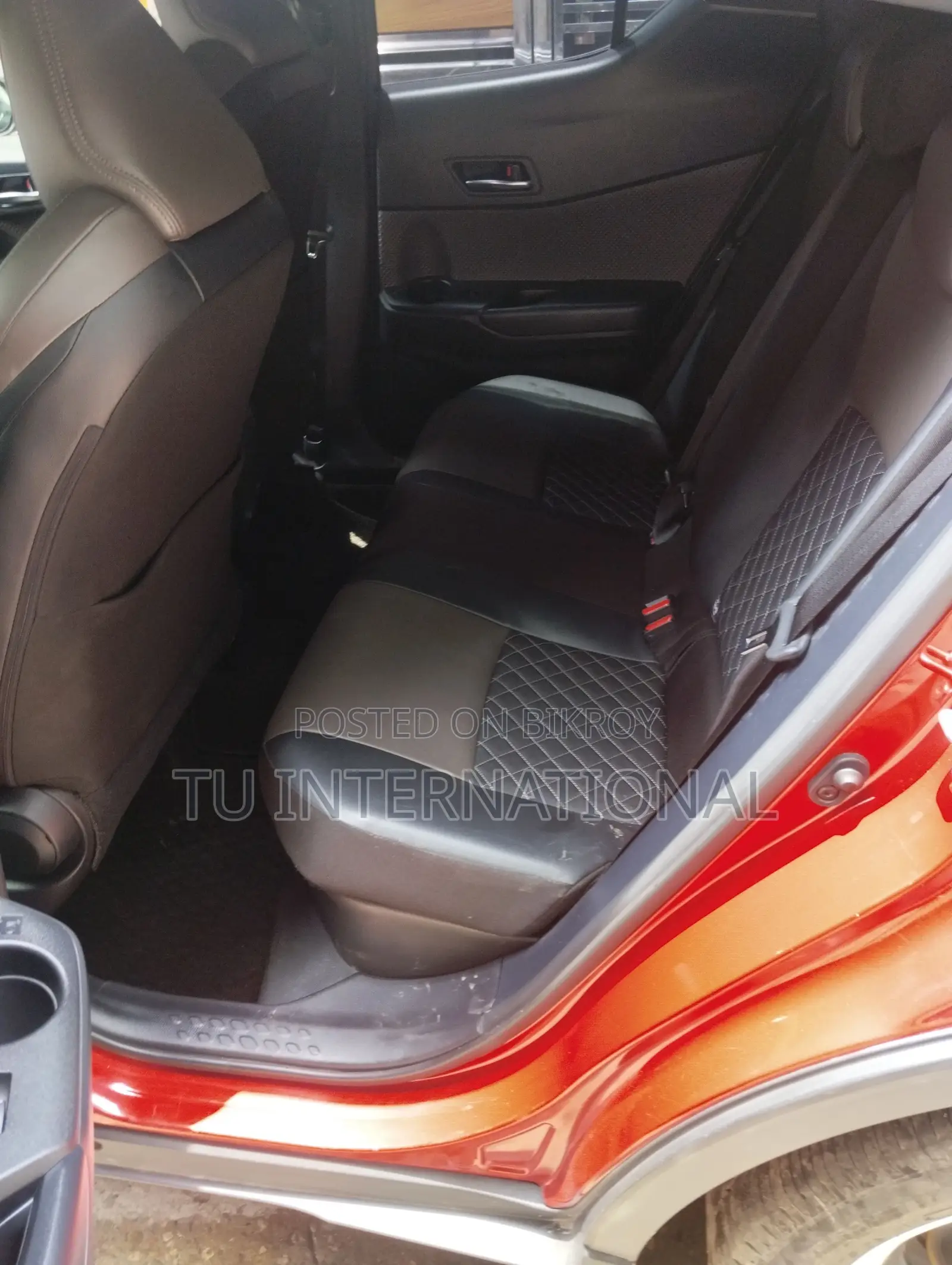 Toyota C-HR TWO TON COLOR 2019