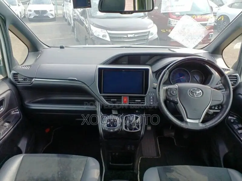 Toyota Esquire GI PREM.PEARL COLOR 2020