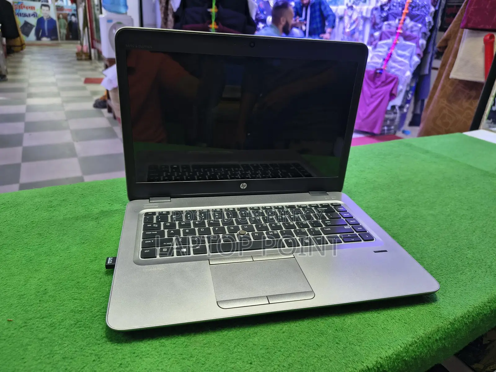 HP 840 G3 6th Gen: i5 8GB RAM / 256GB SSD