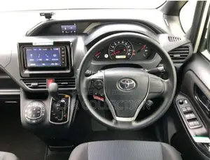 Toyota Noah X Non Hybrid Silver 2021