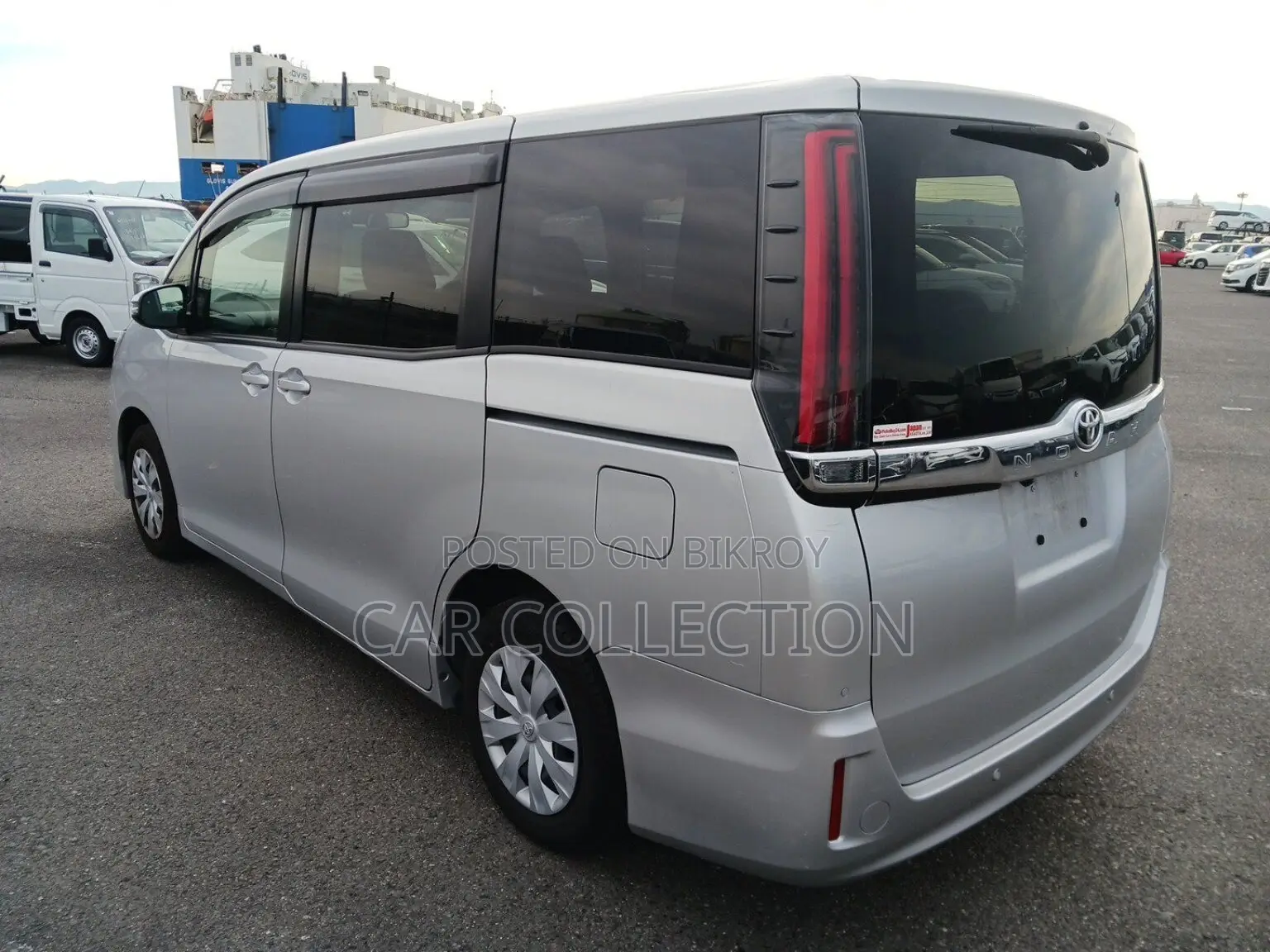 Toyota Noah X Non Hybrid Silver 2021