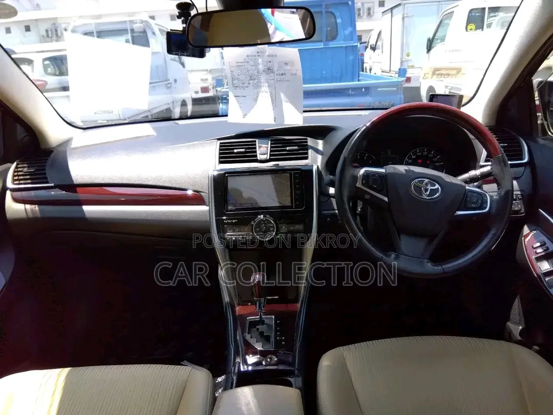 Toyota Premio F-ex 2020