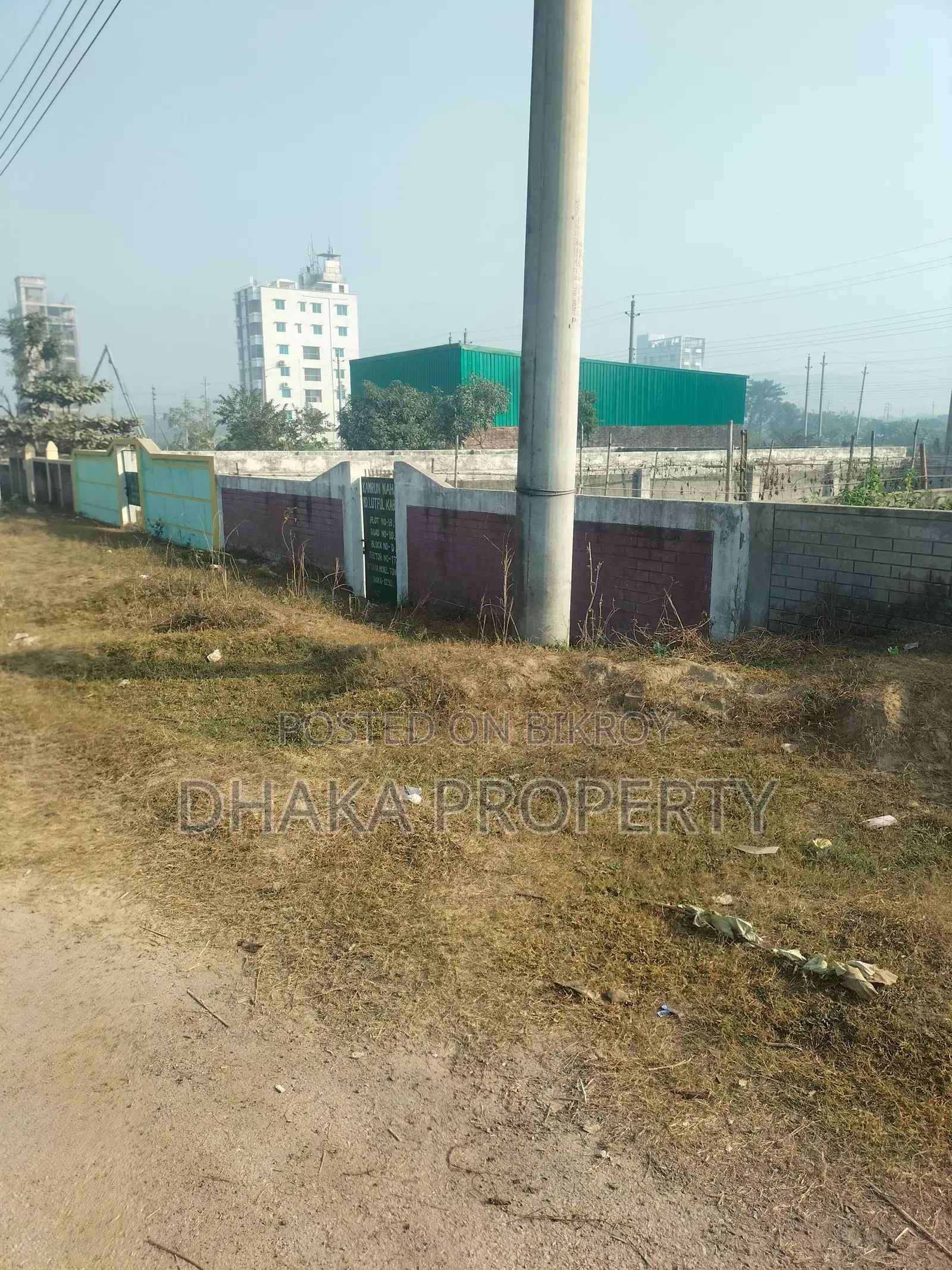 সেক্টর ১৬/এফ-এ ৬০ ফুট রাস্তার পাশে ৫ কাঠার পার্ক ফেস প্লট