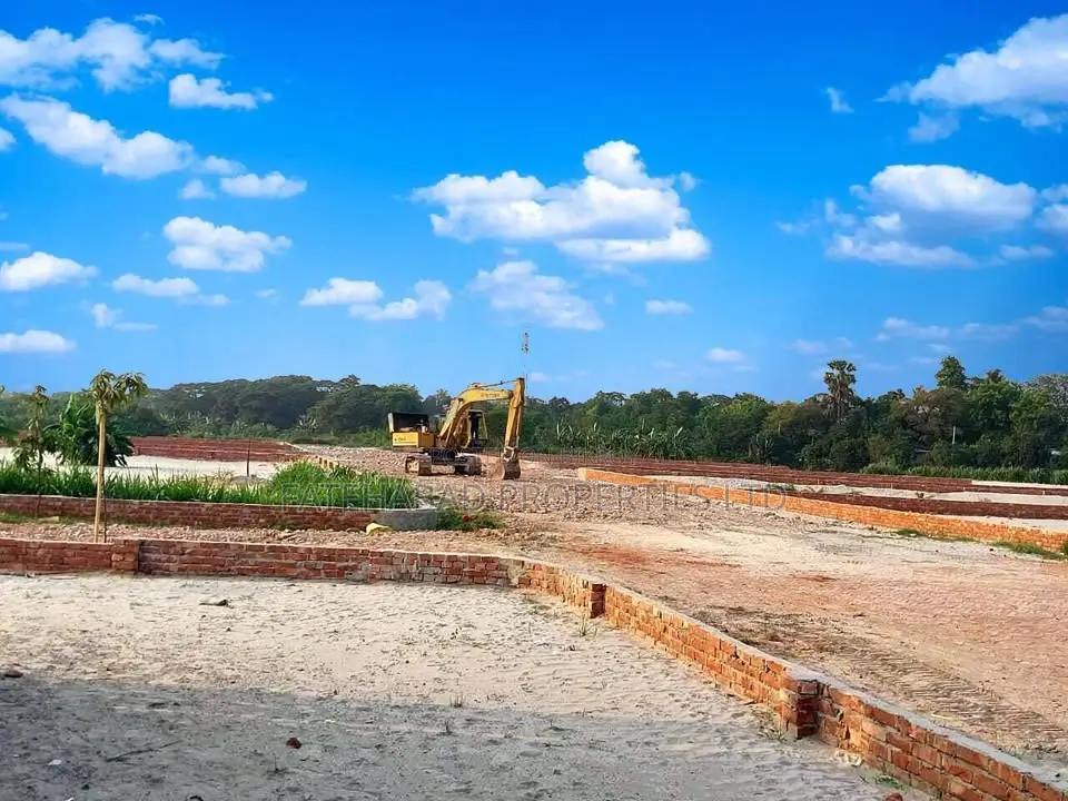বসবাস ও বিনিয়োগের জন্য চমৎকার সুযোগ।