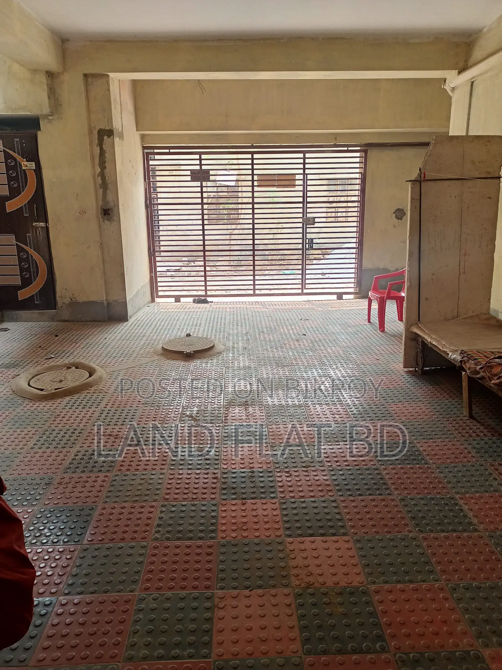1ST FLOOR # SOUTH FACING @ FLAT FOR SALE 880 SFT