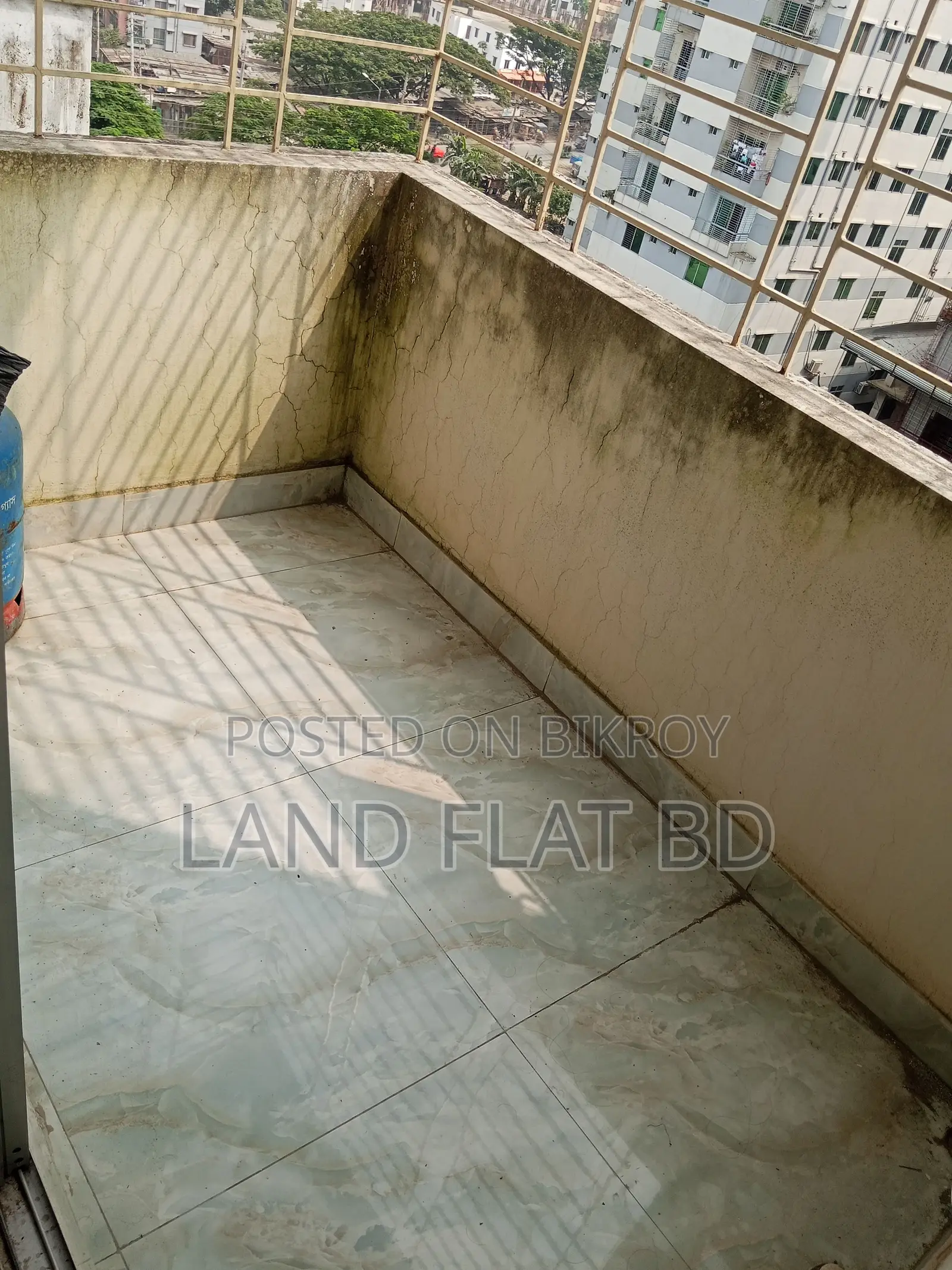 1ST FLOOR # SOUTH FACING @ FLAT FOR SALE 880 SFT