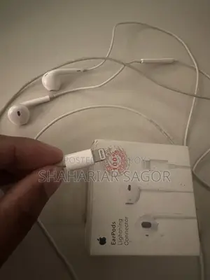 Apple Earpods Lightning Connector