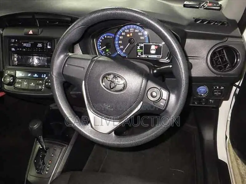 Toyota Axio Hybrid 2021
