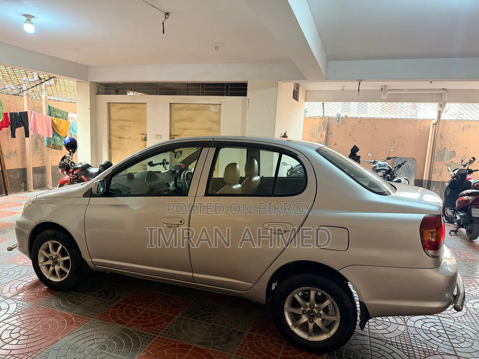 Toyota Platz 2004