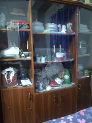 Pertex Cabinet Showkes