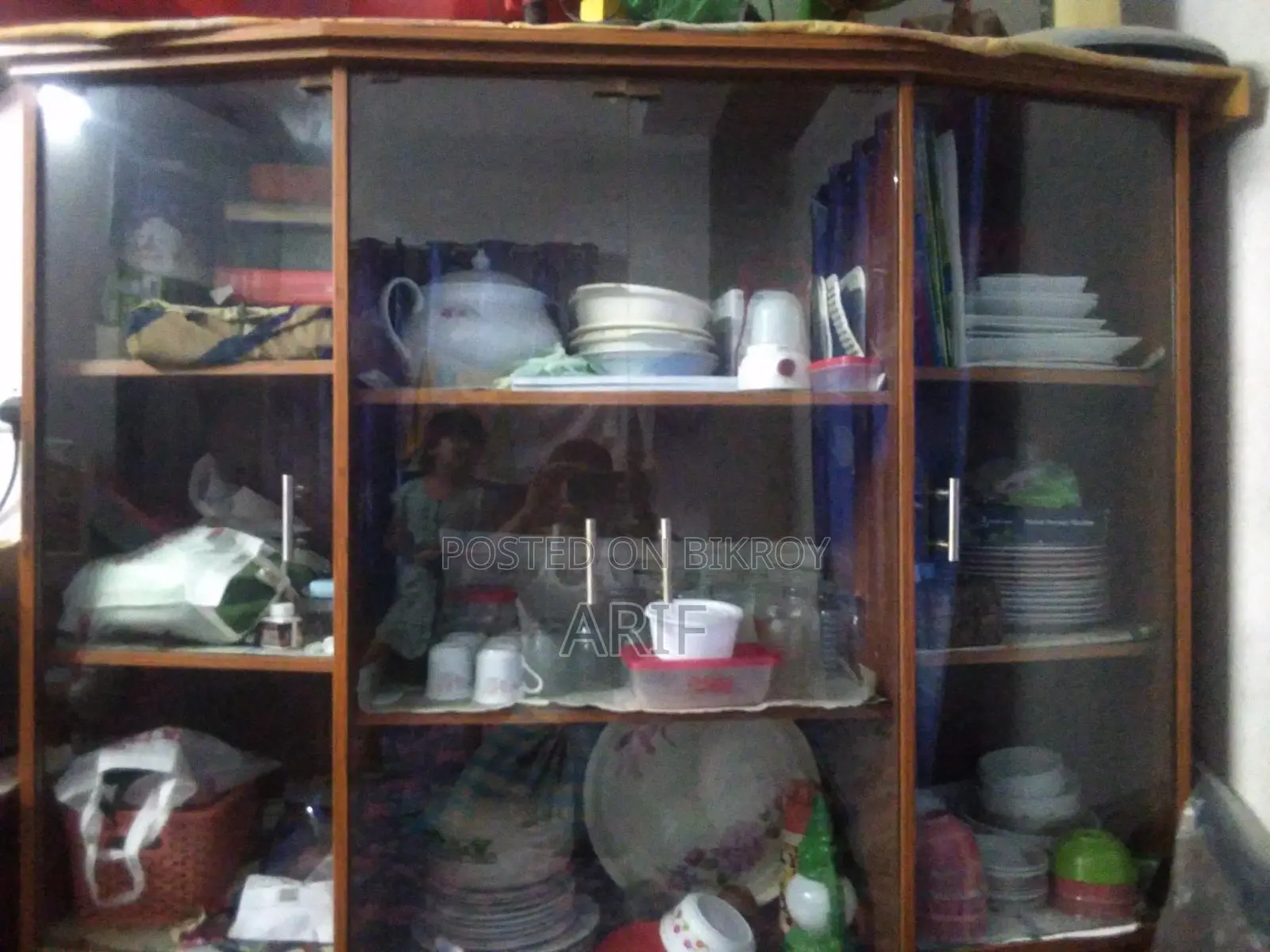 Pertex Cabinet Showkes