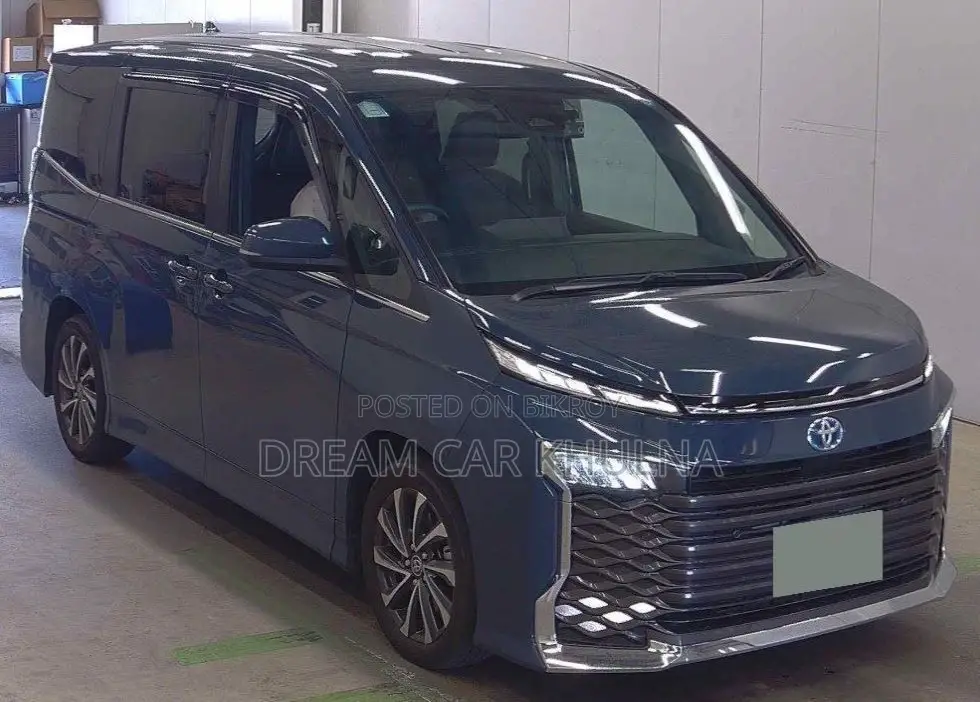 Toyota Voxy S-Z Massive Gray 2022
