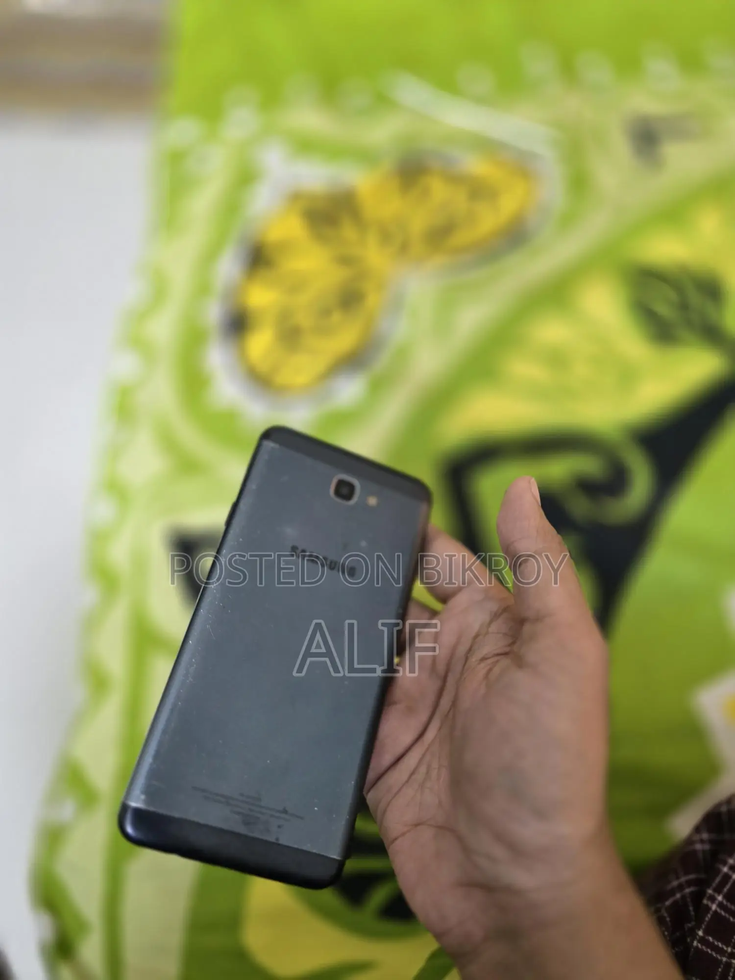 Samsung Galaxy J7 . (Used)