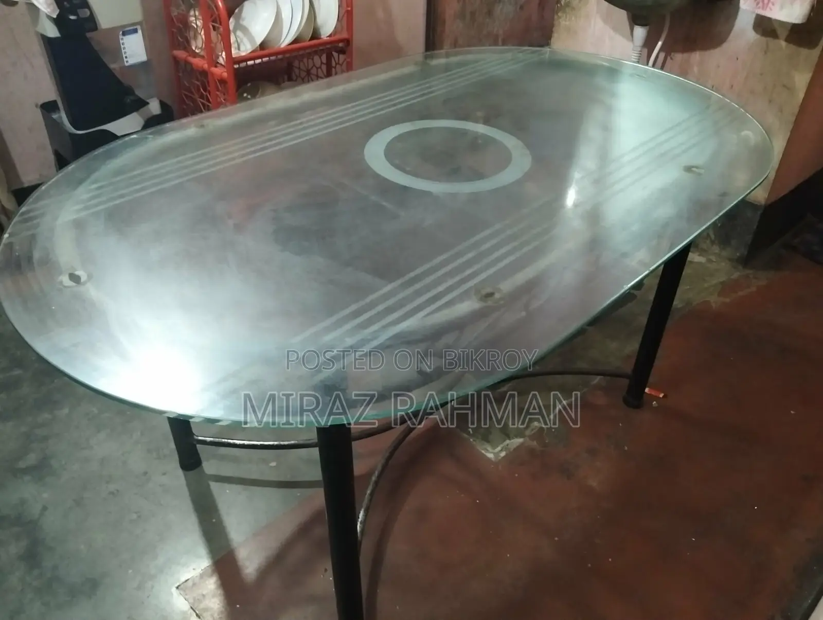 তিনটি চেয়ারসহ টেবিল বিক্রি হবে