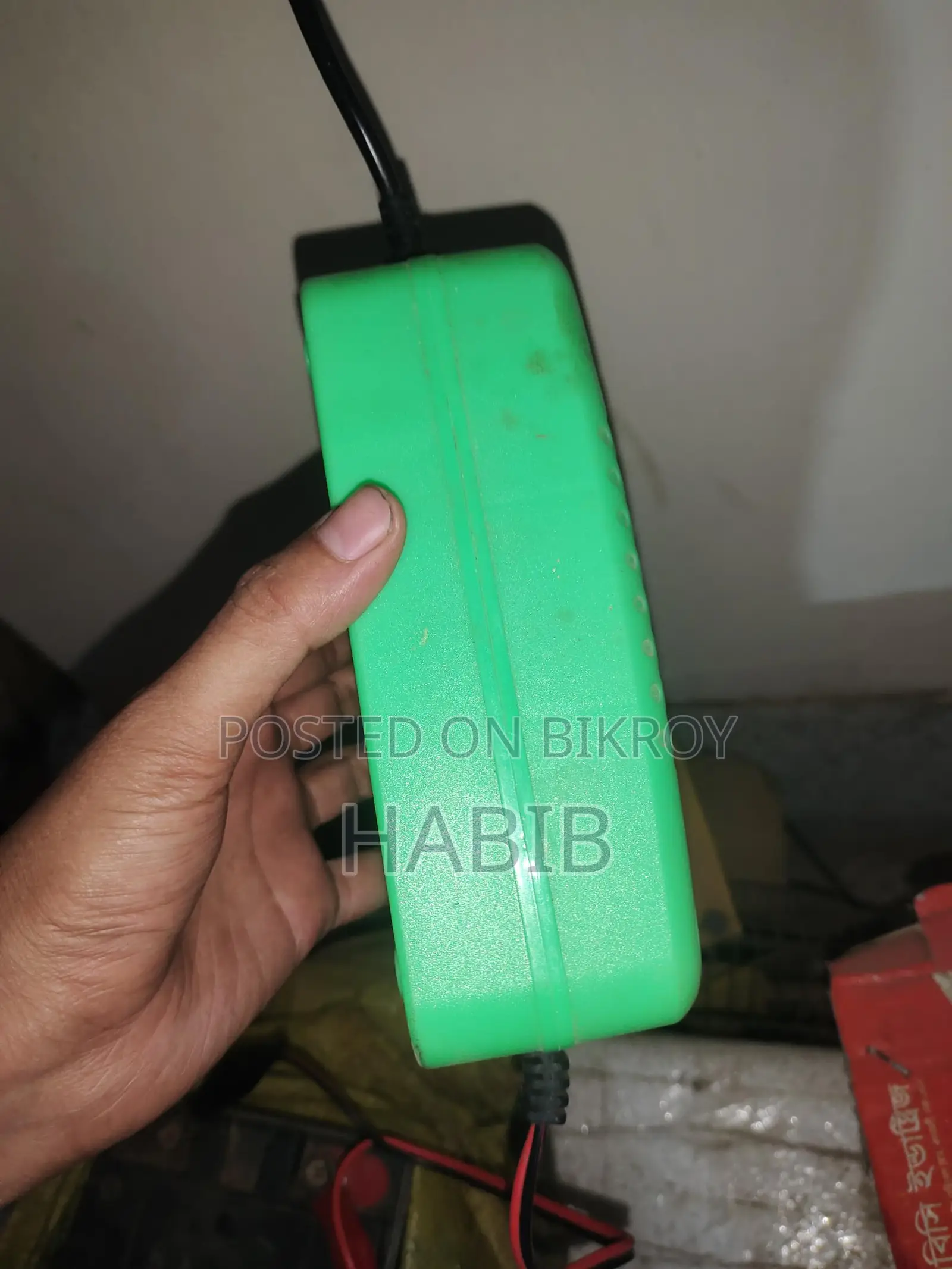 ১২ ভোল্ট ব্যাটারির চার্জার