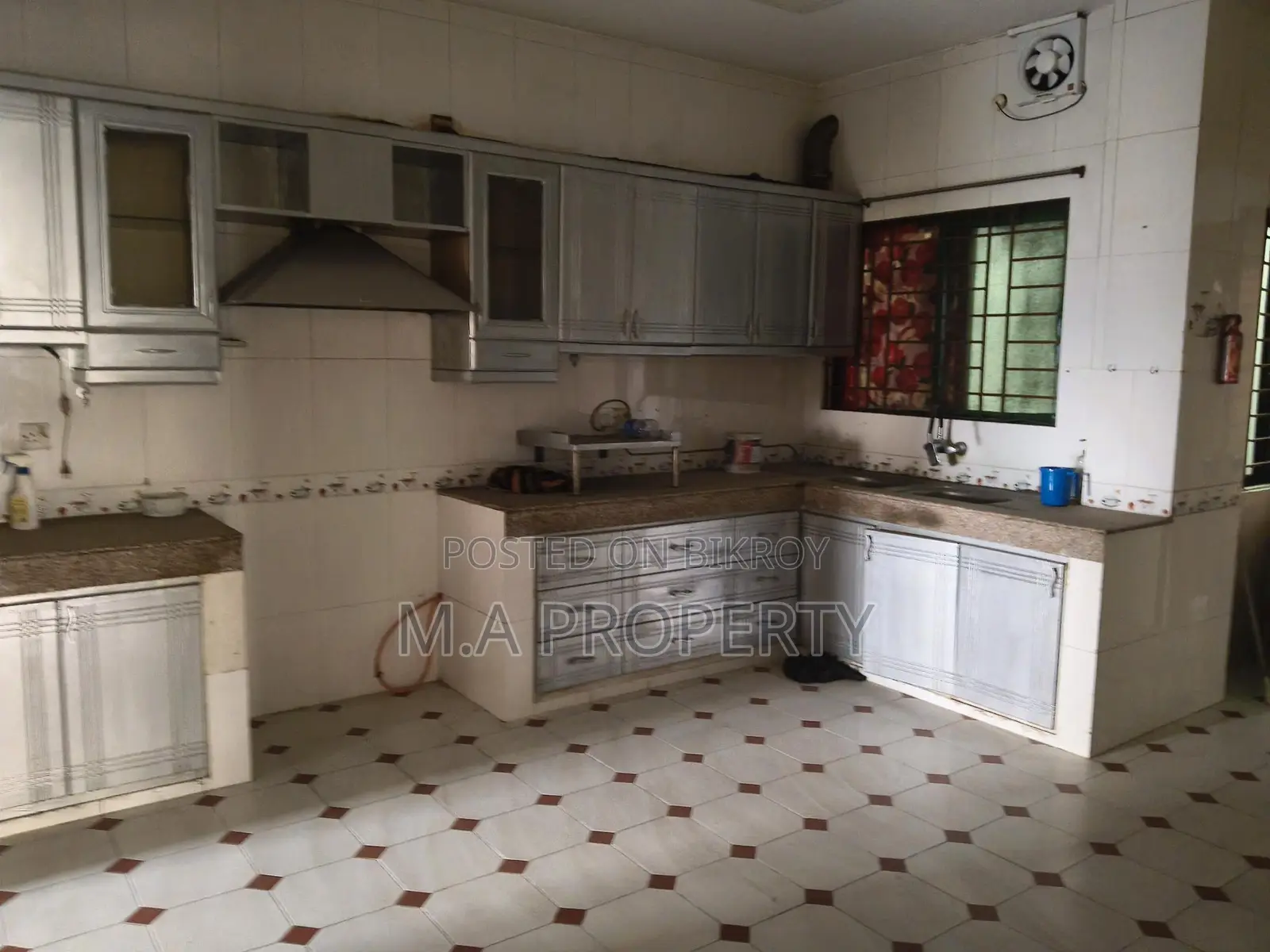 Rent Apt Exclusive 4-Bed 2-Carpark, 3600sqft Gulshan North