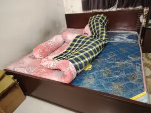 6x7 feet Mahogany Wood Semi Box Bed