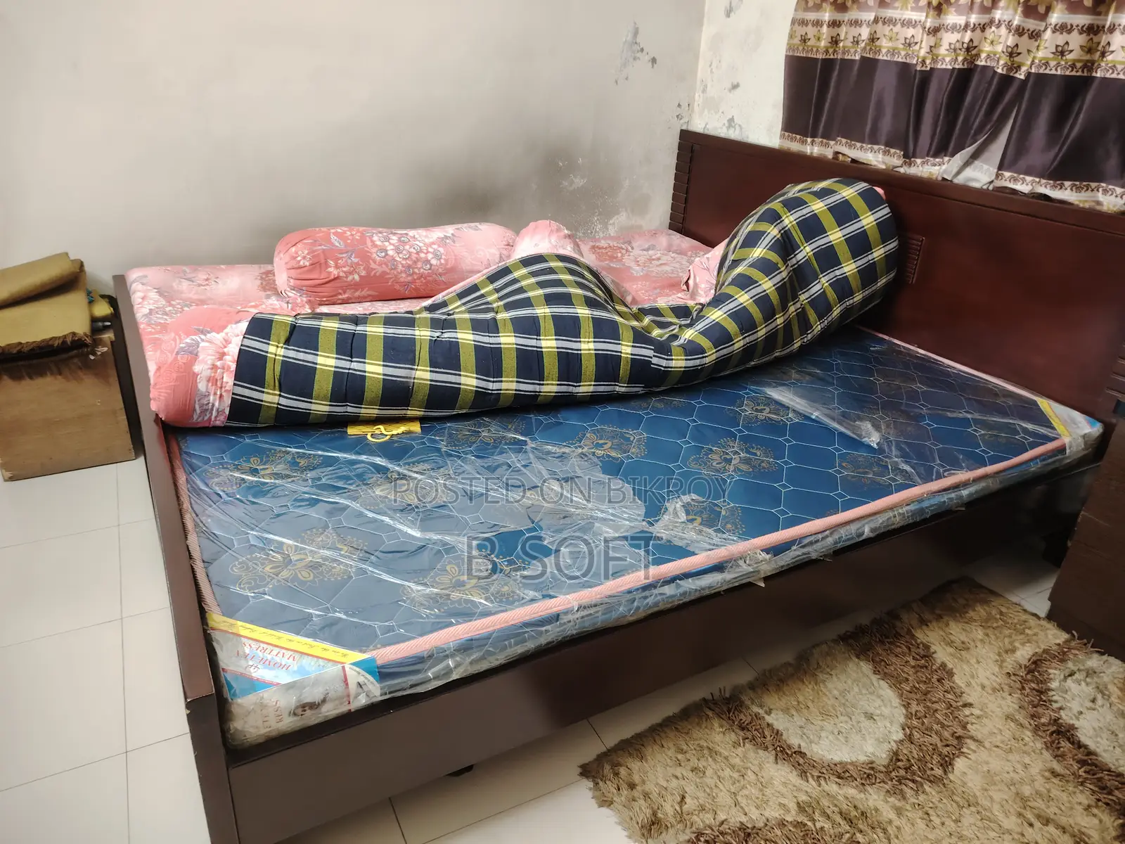 6x7 feet Mahogany Wood Semi Box Bed