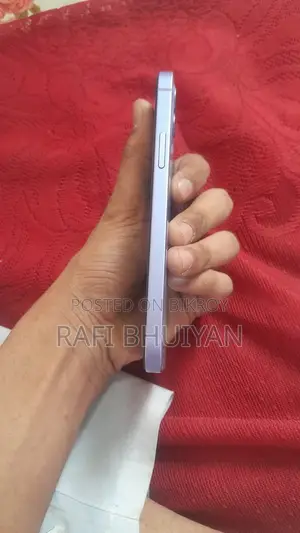 Apple iPhone 12 (Used)