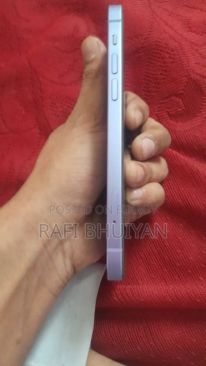 Apple iPhone 12 (Used)
