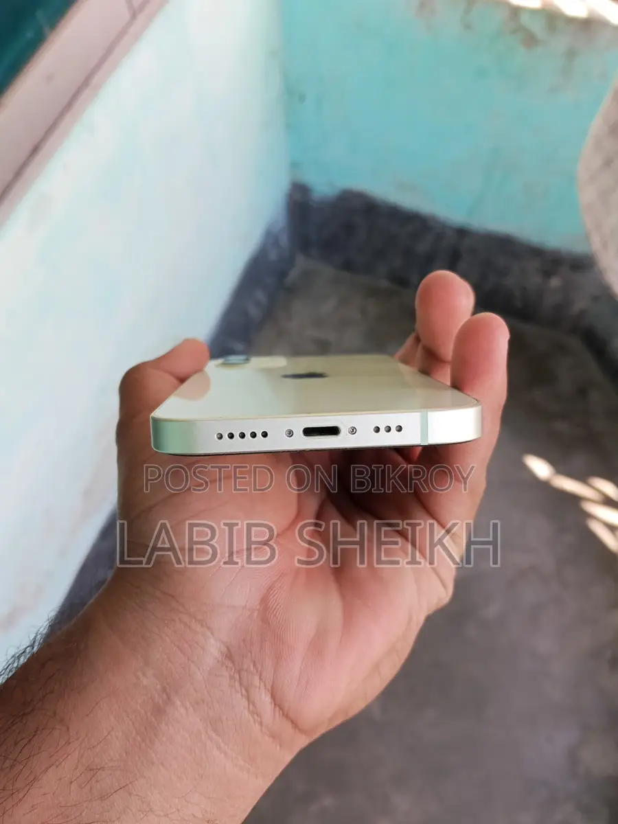 অ্যাপল আইফোন ১২ (ব্যবহৃত)