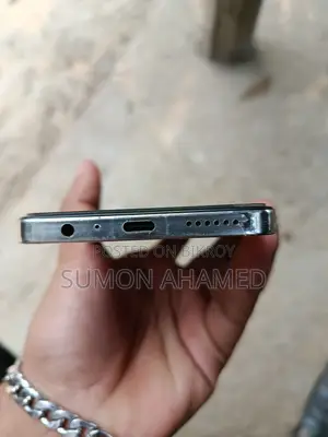 Tecno Camon 20 8/256 (Used)