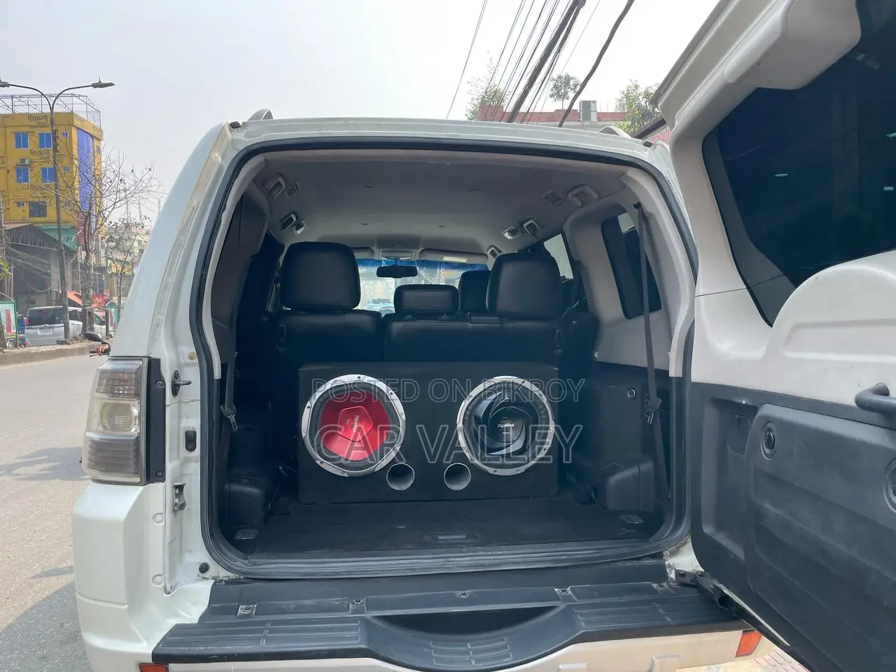 Mitsubishi Pajero v98 2011