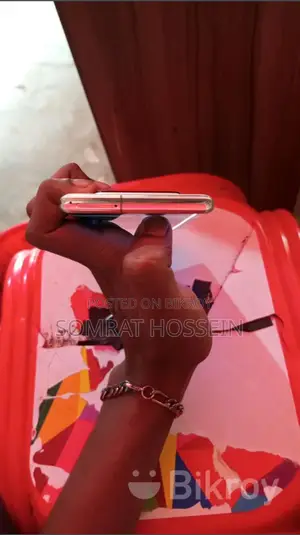 SHARP Aquos R6 (Used)